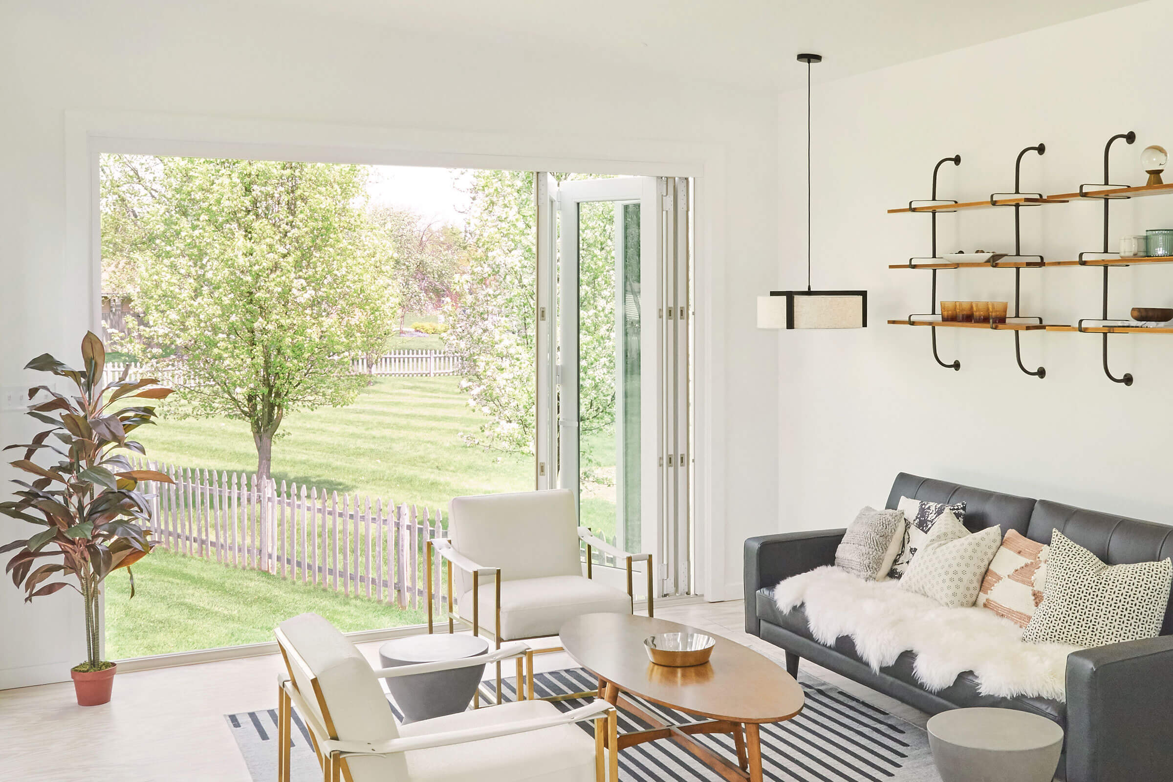 Marvin Signature Ultimate Bifold Door