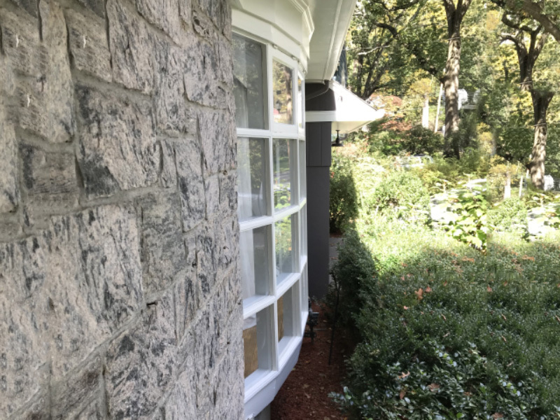 Single pane glass with no insulating value 